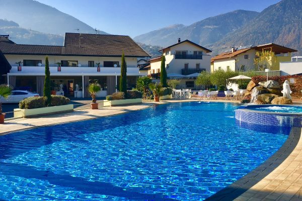 Schlosshof Resort Hotel & Camping (Lana)
